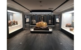 博物館獨立柜和博物館通柜分別應該展示哪些文物